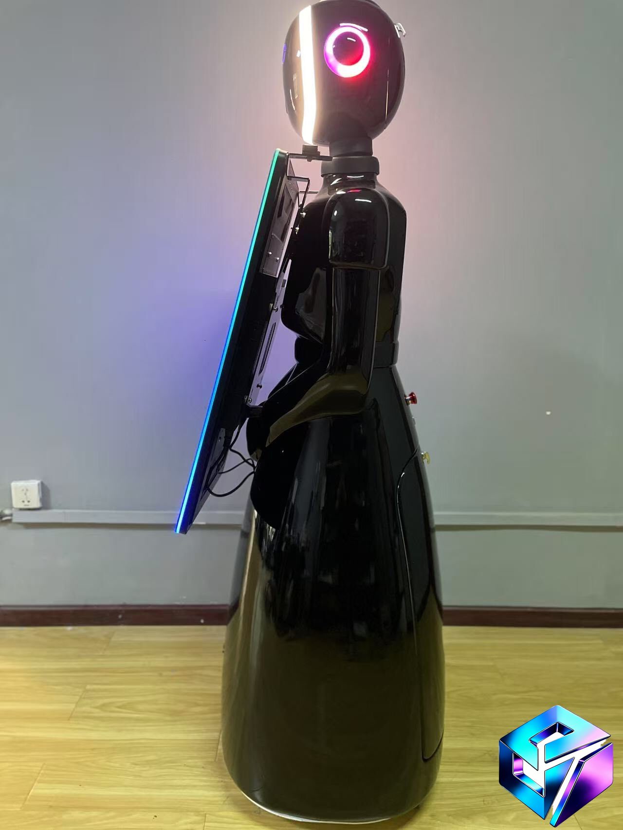 روبوت تصوير ذاتي على شكل إنسان - مراجعة Photo Booth Machine وسعره