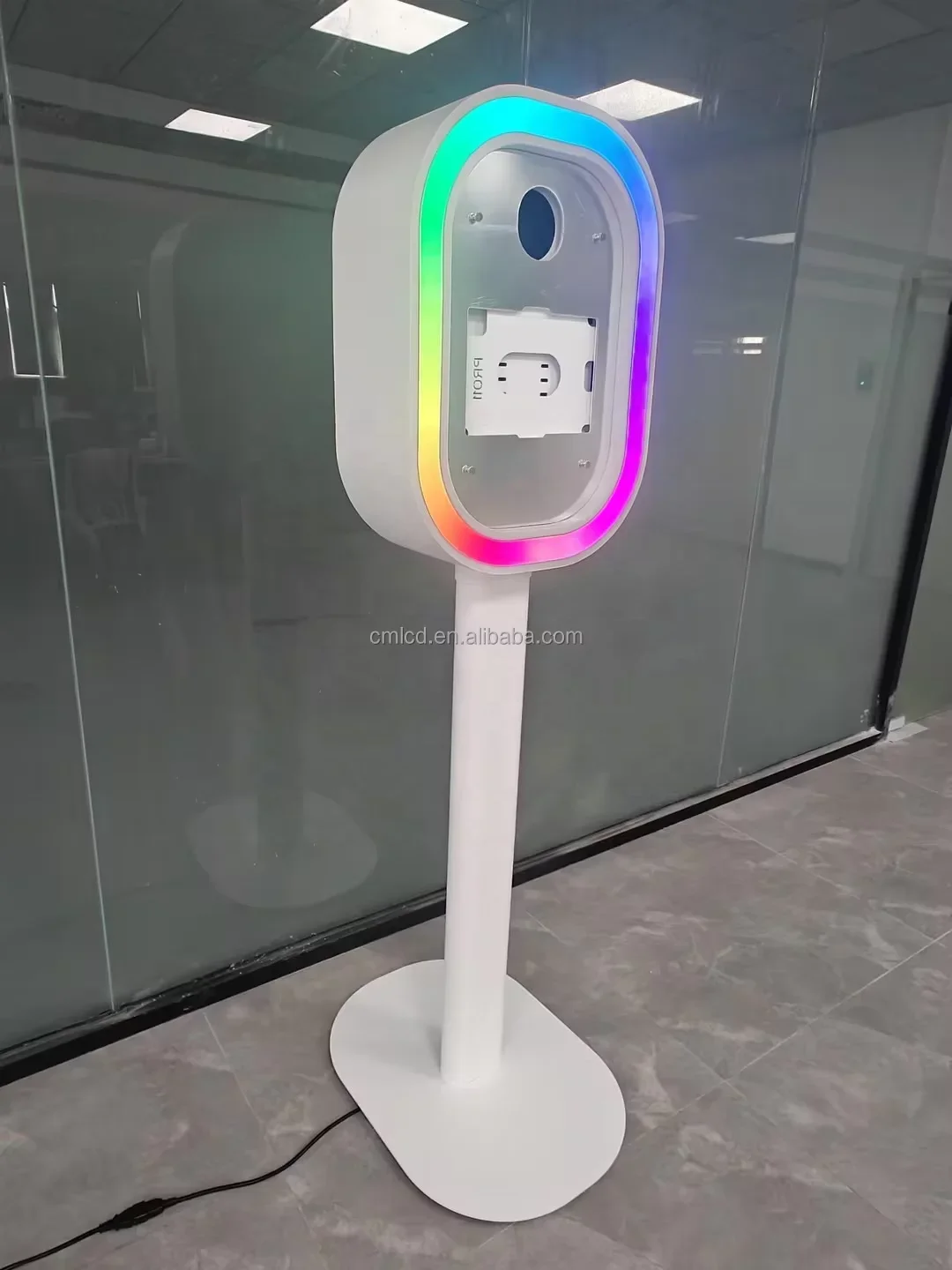مستلزمات الحفلات: ماكينة تصوير - مراجعة Photo Booth Machine وسعره